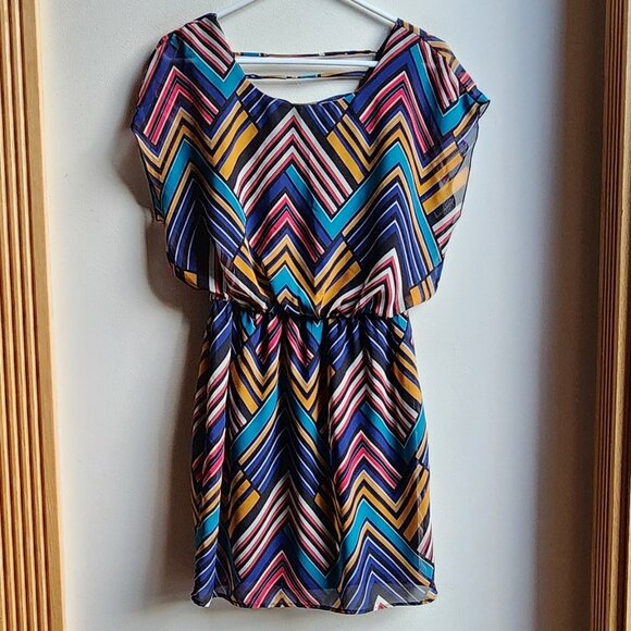 City Triangles Colorful Zig-Zag Retro 80s Dress Size Medium - Picture 1 of 16